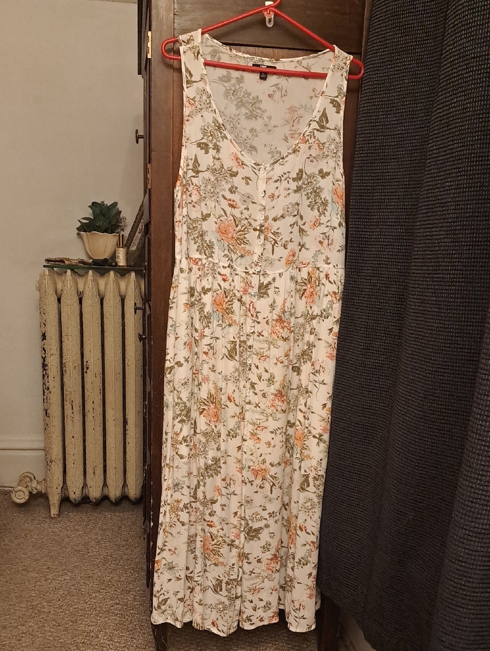 Frye Woman's Size XL White  Peach And Olive Floral Print Sleeveless Maxi Dress